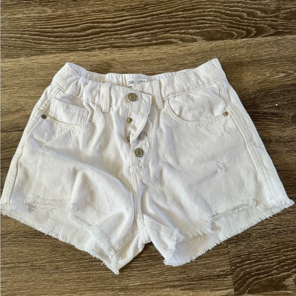 Selling white jean shorts from Zara!